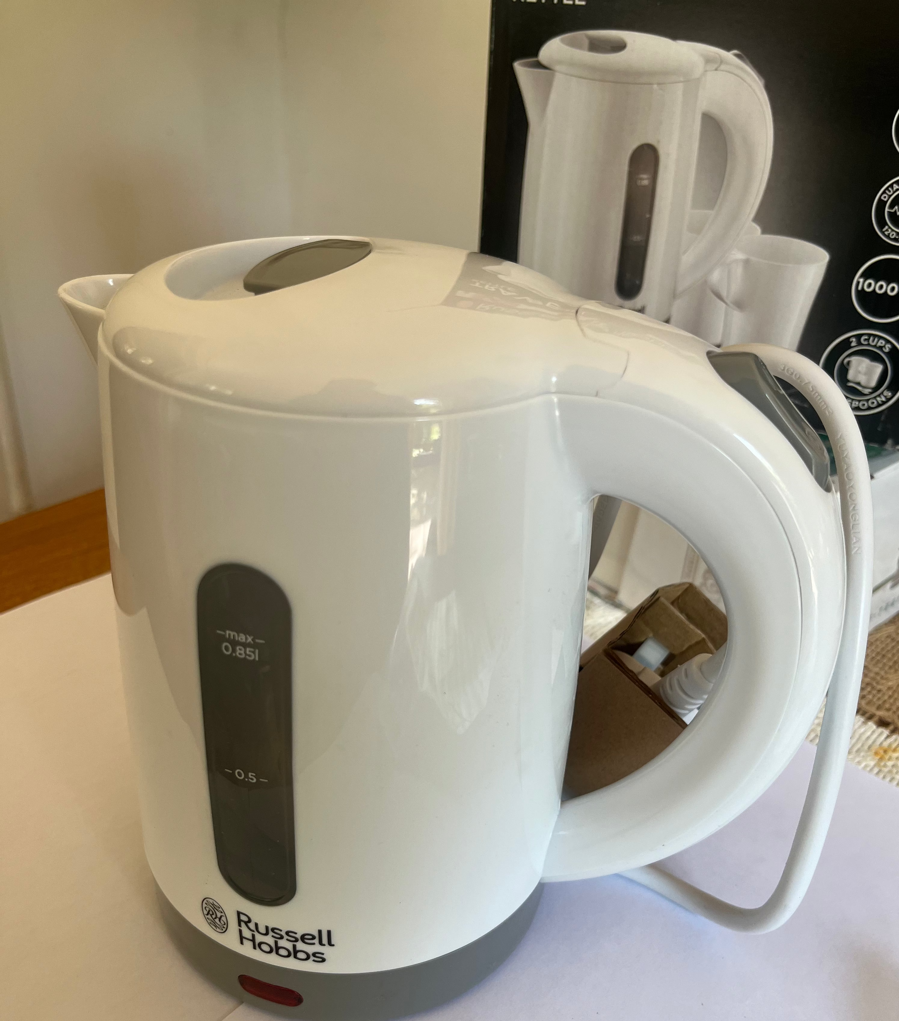 Electric Travel Kettle 1000W Russell Hobbs 23840 Compact Jug 0.85L 2 Cups Spoon