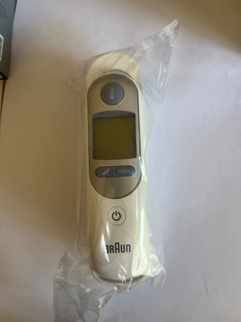Braun ThermoScan 7 Ear thermometer - Age Precision Technology - Colour-coded Digital Display - Baby and Infant Friendly - #1 Brand among doctors